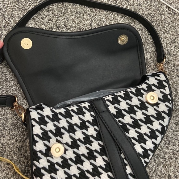 Houndstooth Saddle Purse - Picture 5 of 6